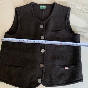 Geiger of Austria-beautiful Mens wool vest.